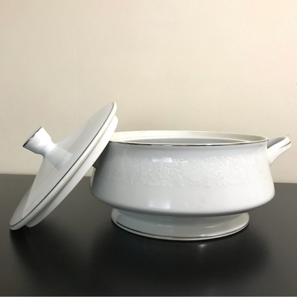 Crown Victoria Fine China Lovelace Covered Casserole Dish Pot | Platinum Trim - Picture 3 of 13